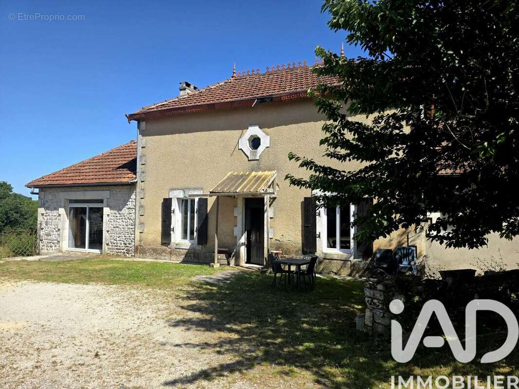 Maison 148 m² à Anville  - photo 2