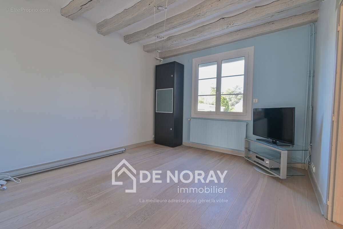 Maison à SAINT-CYR-SUR-LOIRE