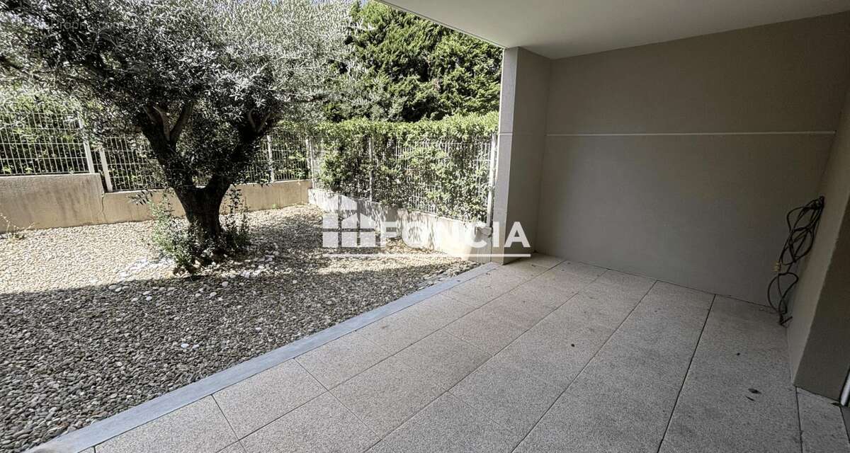 Martigues - T2 récent de 44 m² avec jardin et garage, exposition plein sud - photo 2