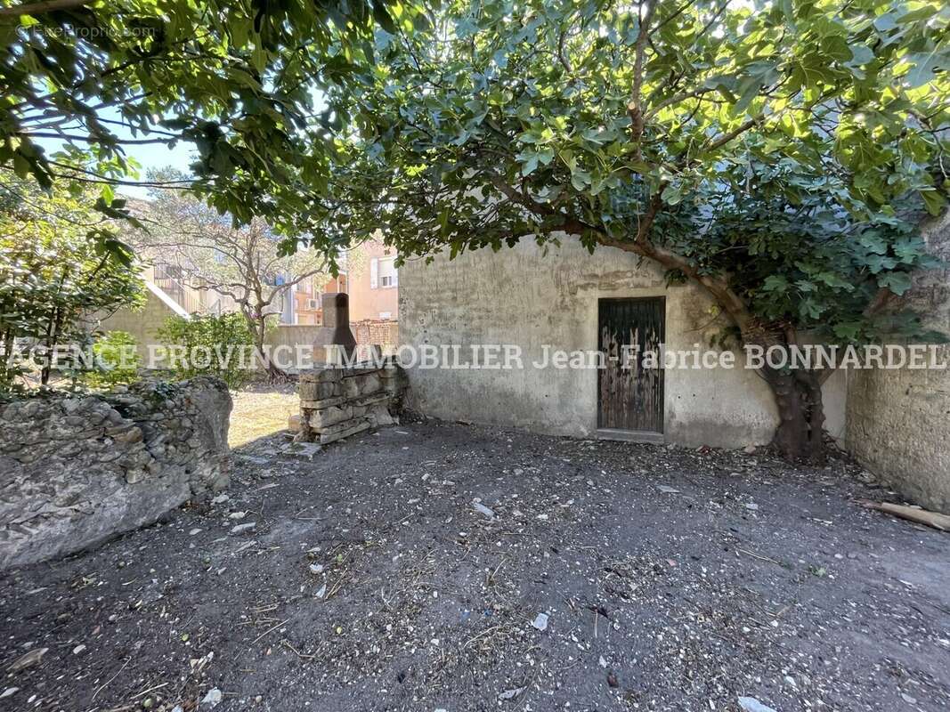 Maison à LA BAUME-DE-TRANSIT