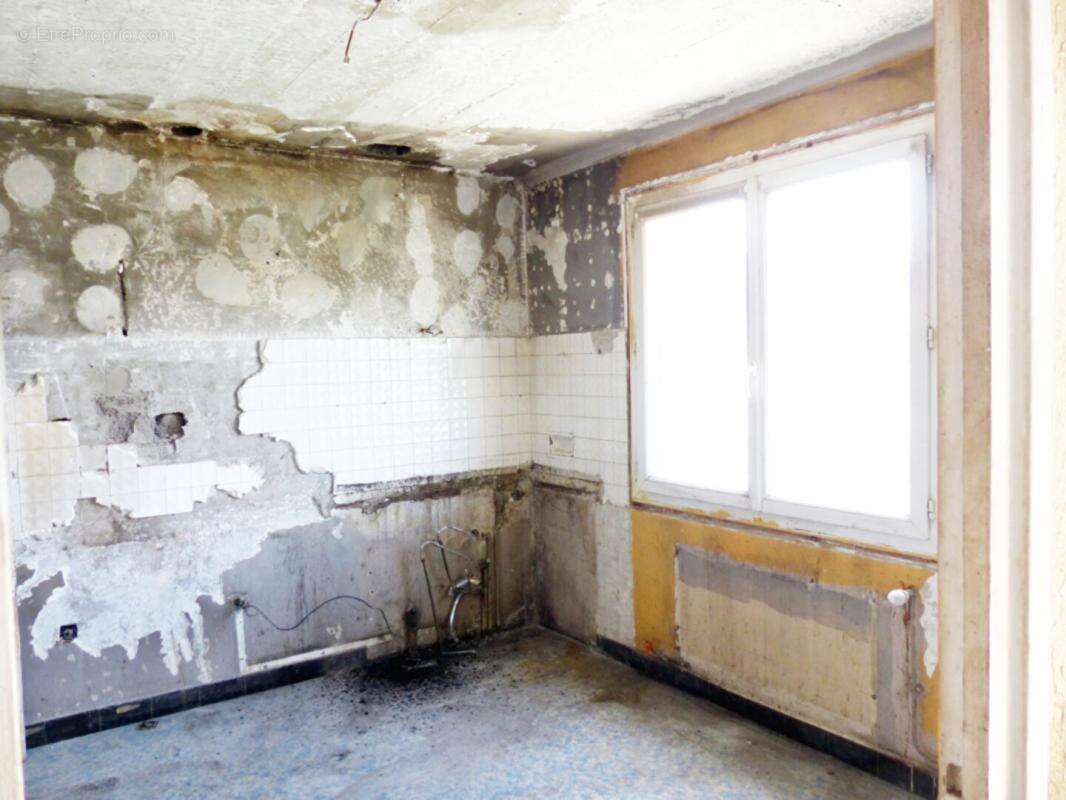 Maison de caractère à rénover -  Fort potentiel - Laussonne - photo 8