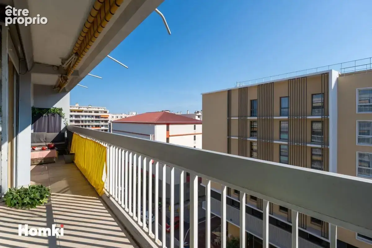 Nice Ouest – Cassin / Kirchner  3 pièces traversant avec grand balcon, vue dégagée et aperçu mer - photo 3