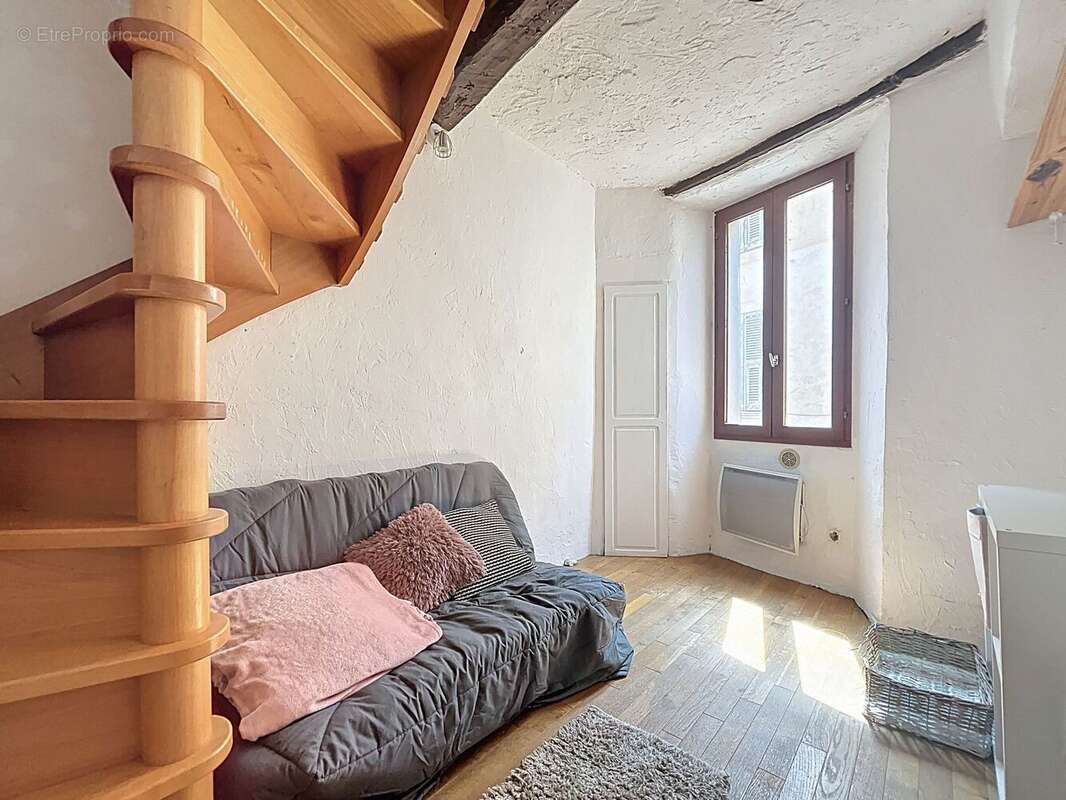Appartement à LA COLLE-SUR-LOUP