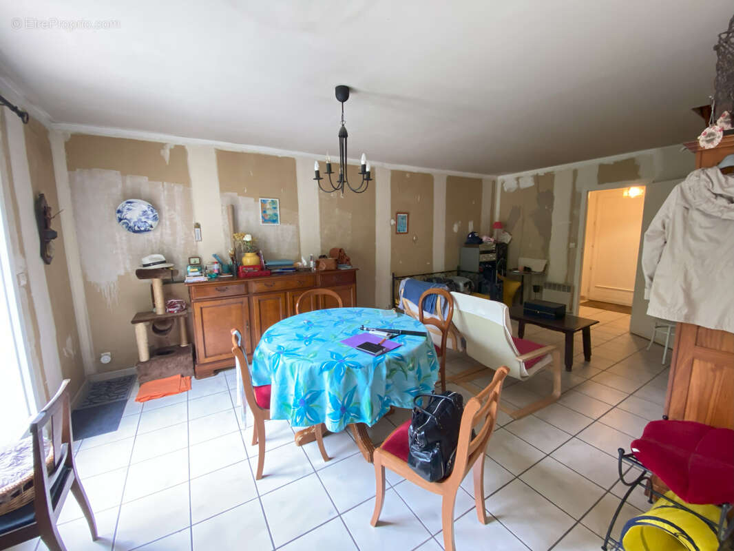 Maison à VILLENAVE-D&#039;ORNON