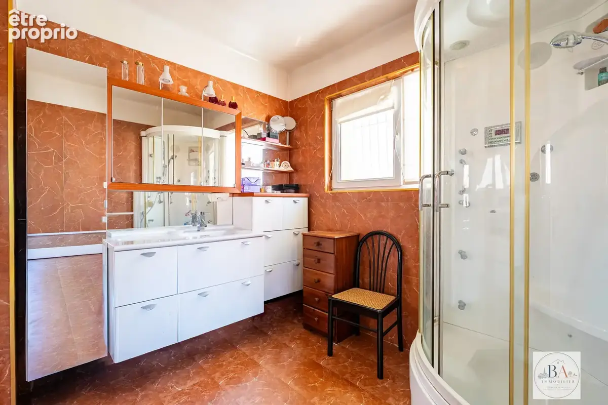 Maison de caractère 157M2 + Cour + Garage - photo 10