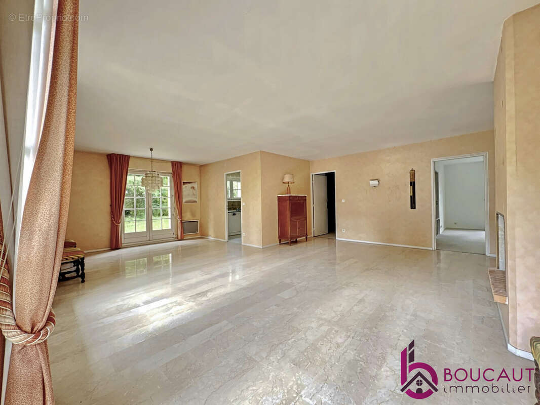 Appartement à LE PLESSIS-ROBINSON