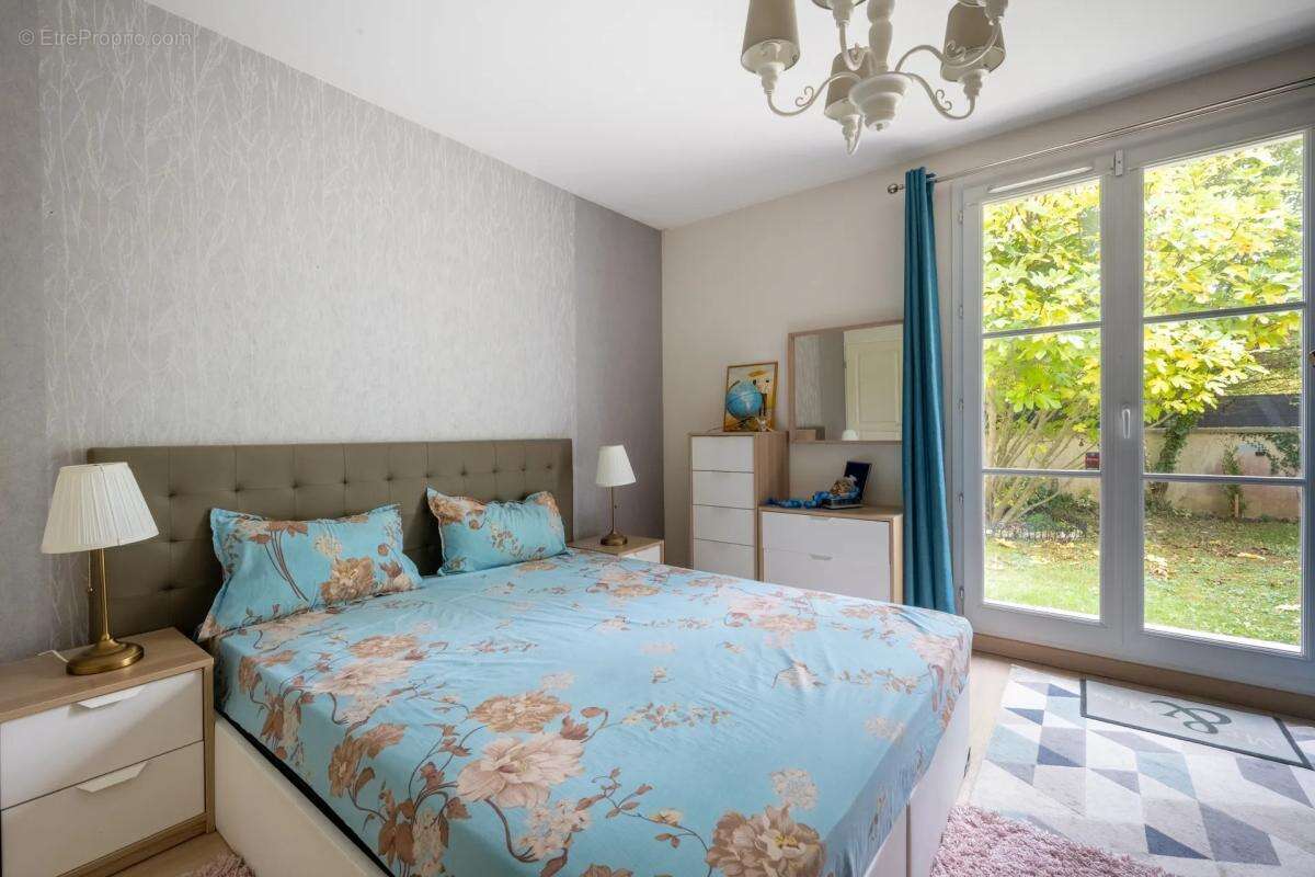 Maison à LES ESSARTS-LE-ROI