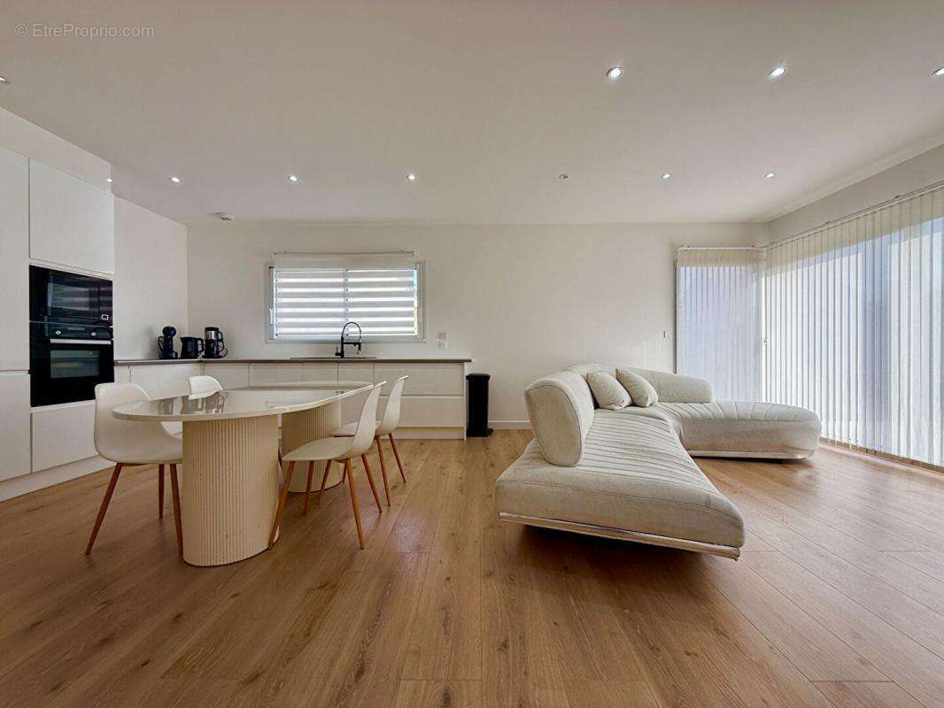 Maison à FRENOUVILLE