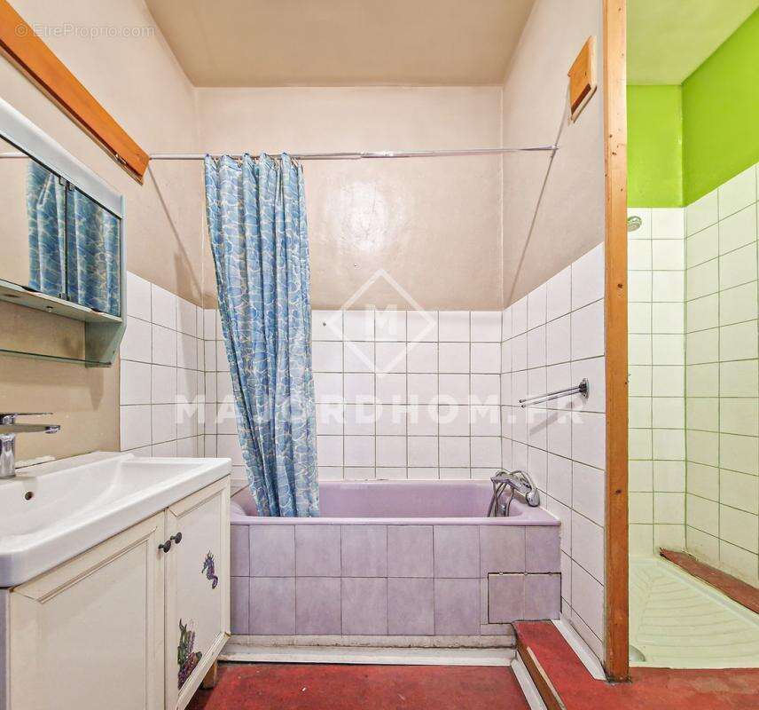 Appartement à MARSEILLE-4E