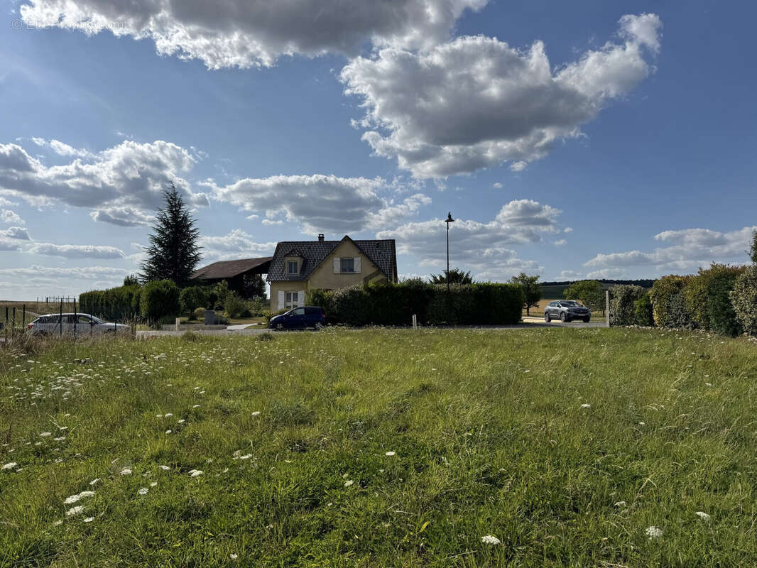Terrain à AIGNY