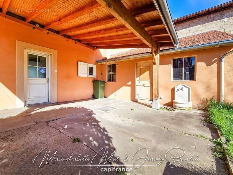 Maison à REPLONGES