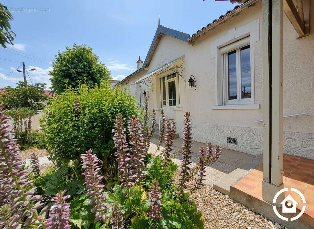 Maison semi plain-pied à RENOVER - 3 chambres - Jardins clos - - photo 2