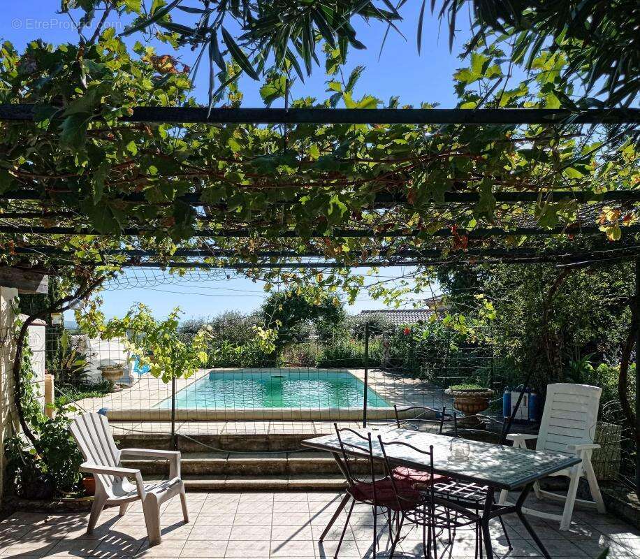 Maison à ROQUEMAURE