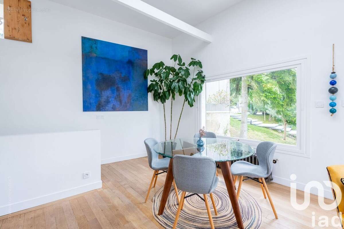 Photo 3 - Maison à LA CELLE-SAINT-CLOUD