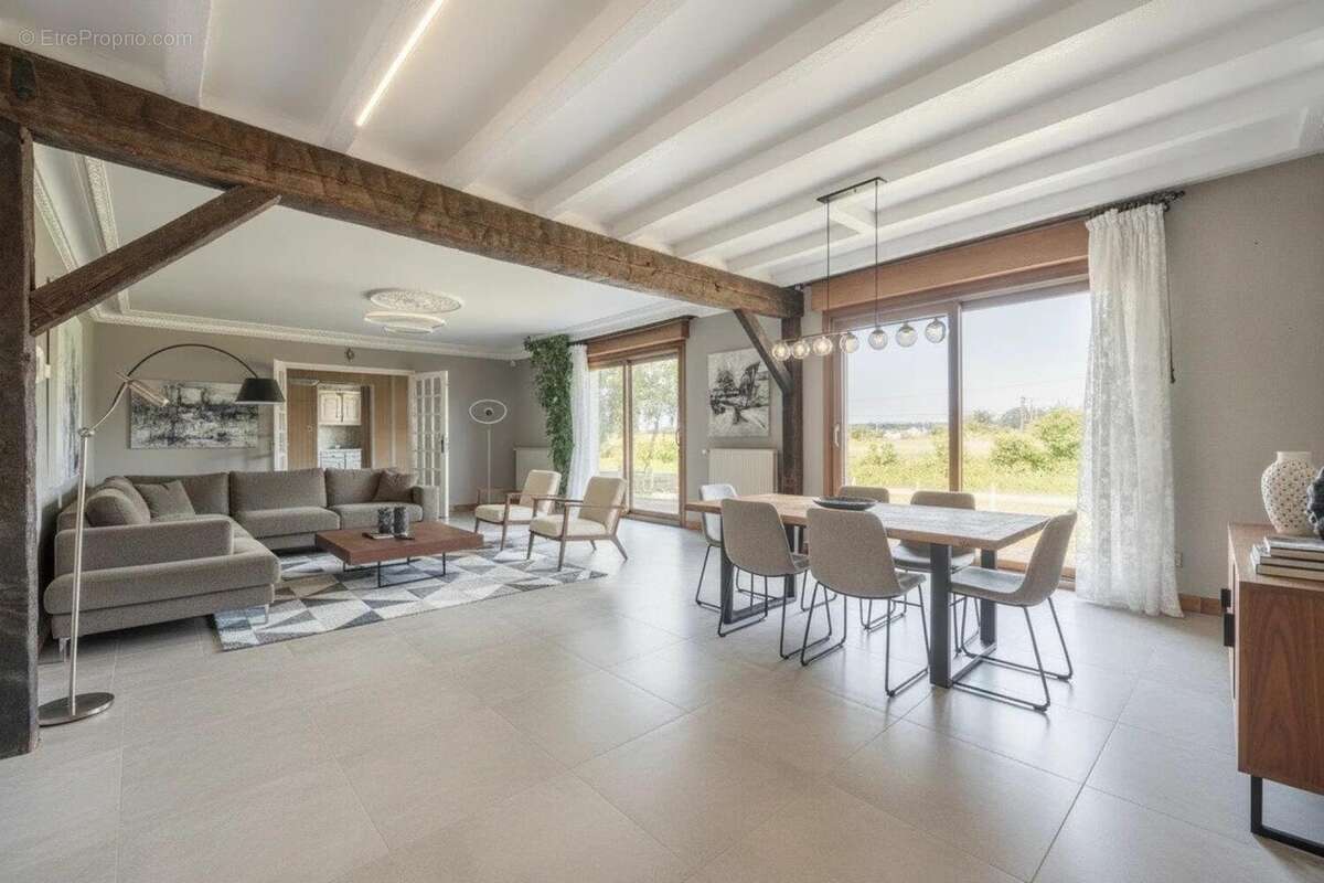 Maison 135 m² à Argentre-Du-Plessis  - photo 8