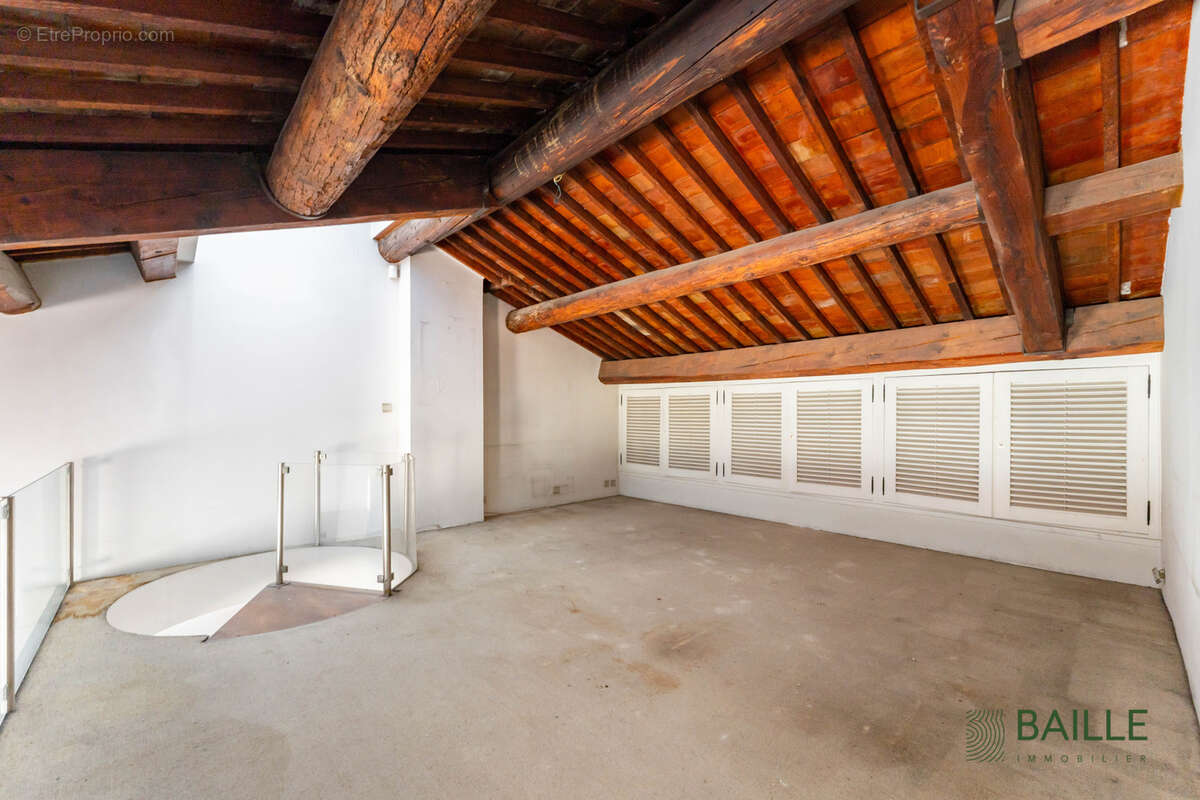 Appartement à MARSEILLE-6E