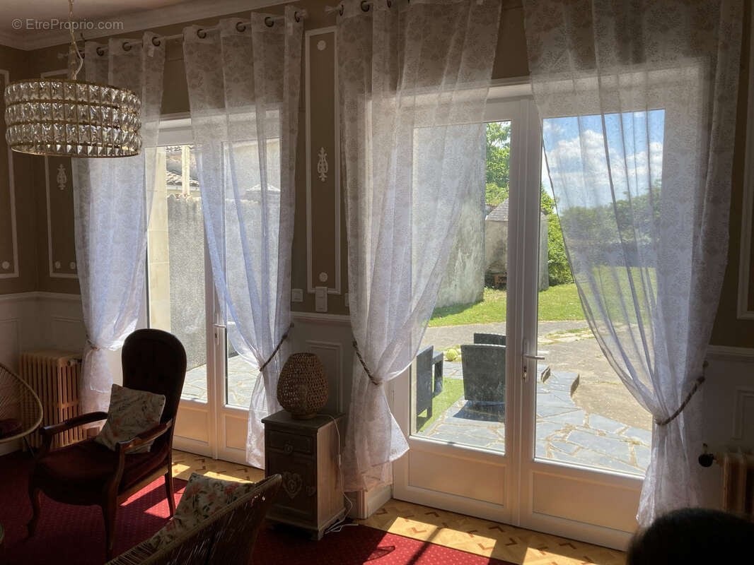 Maison à CORME-ROYAL