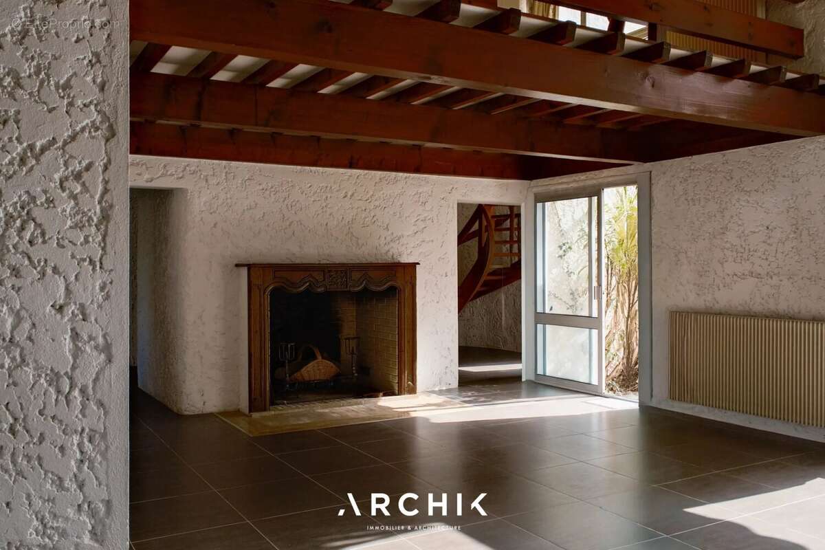 Maison à SAINT-SULPICE-ET-CAMEYRAC