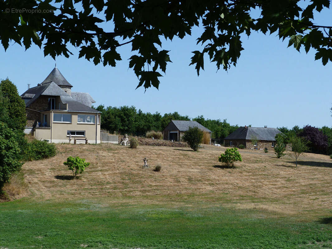 Propriété - 15 mins CHATEAU GONTIER - photo 15