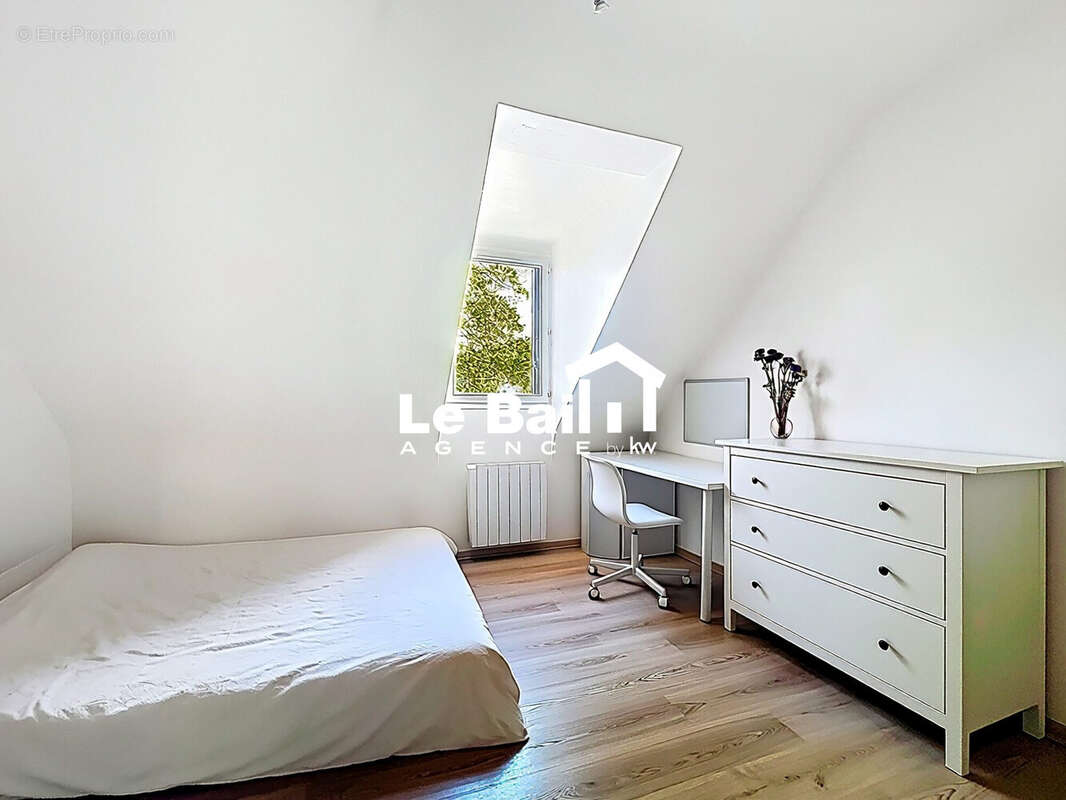 Maison 161 m² à Boissy-L'aillerie  - photo 8