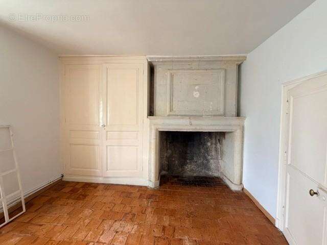 Maison à LONGUE-JUMELLES