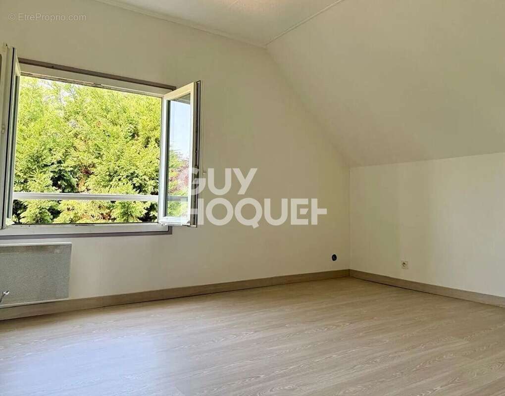 Maison à vendre à Marcilly-sur-Eure (27810)  128 m²  5 chambres  Terrain 1 000 m² - photo 7
