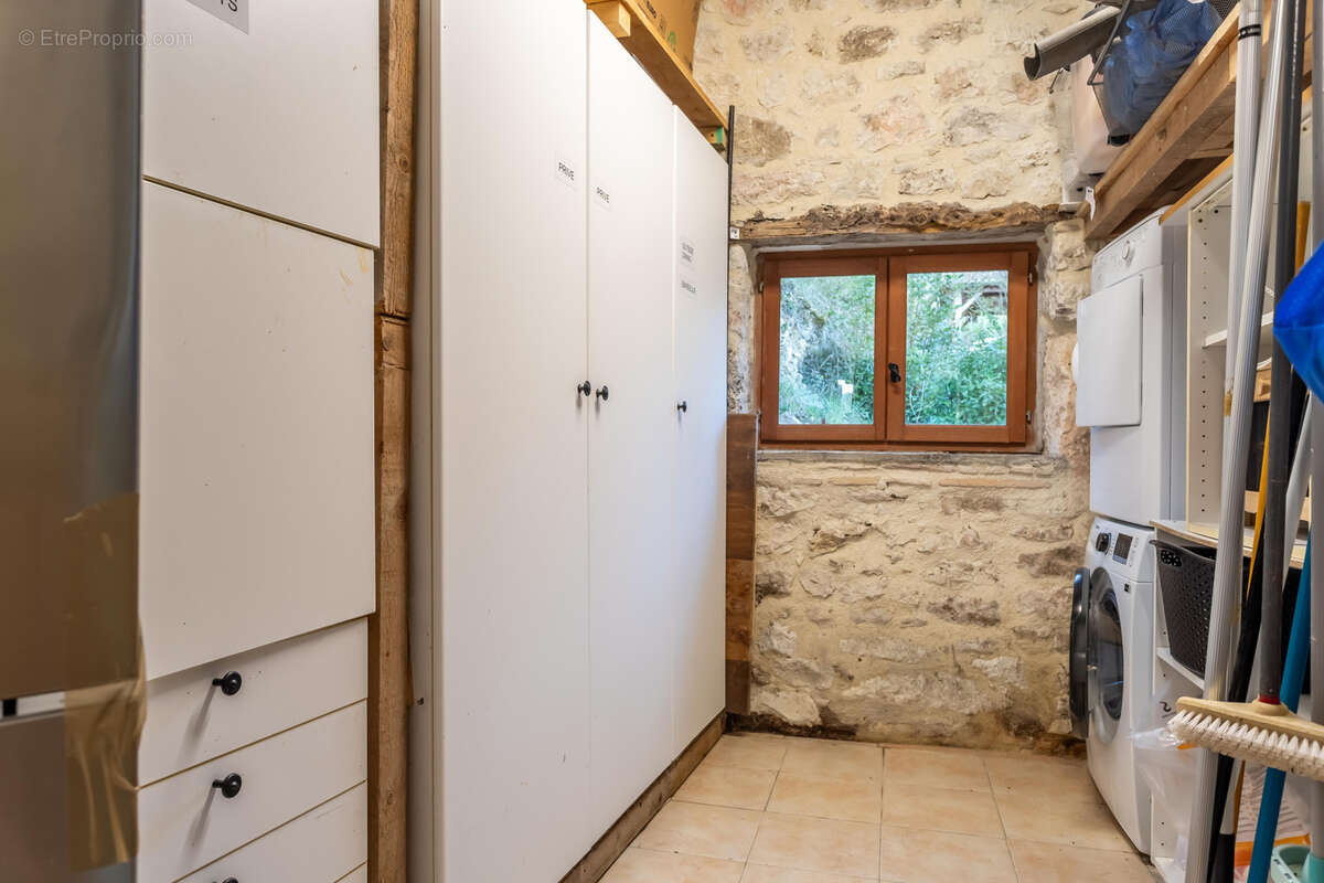 Maison de campagne avec annexe, piscine, dépendances et terrain - photo 32