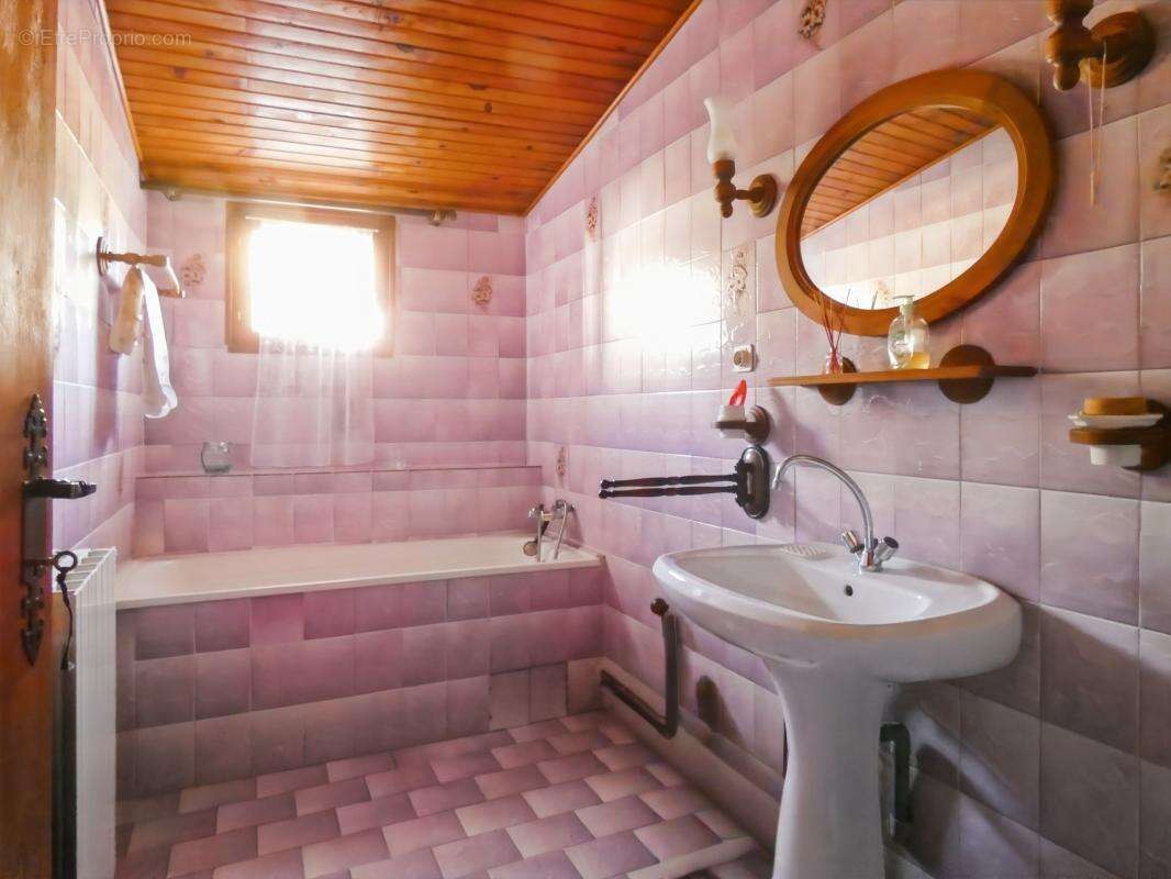 Maison à SAINT-QUENTIN-LA-POTERIE