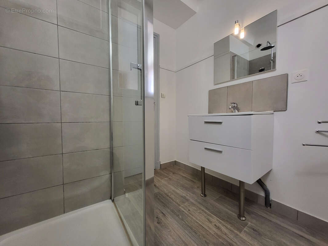 Appartement 3 pieces transforme en t2 et studio independants - photo 18