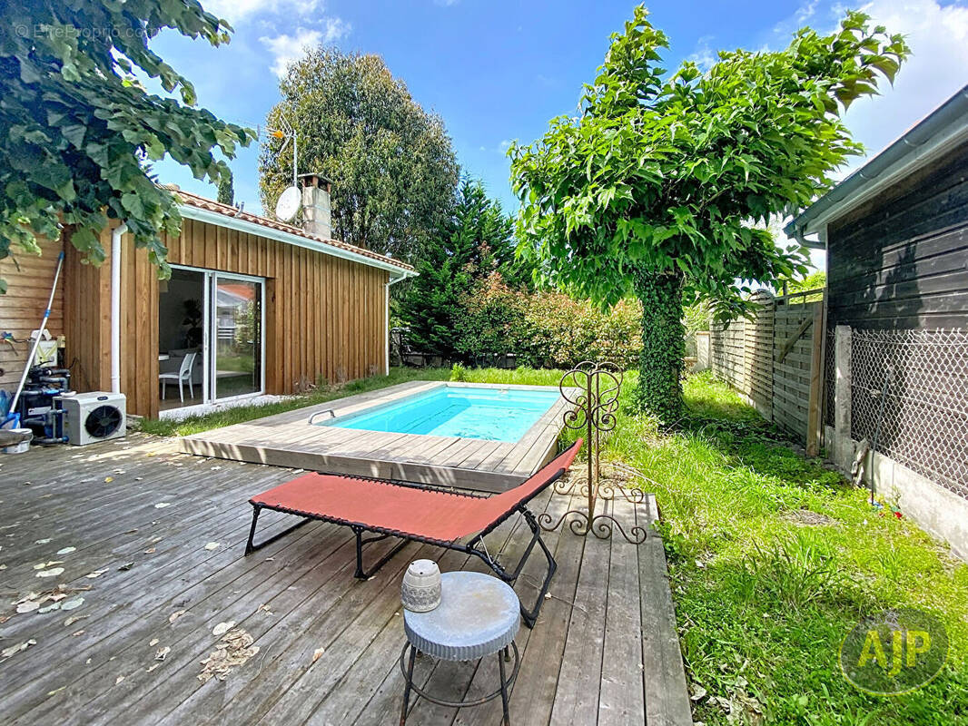 Maison à ARES