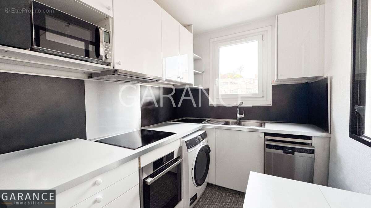 Appartement à PARIS-14E