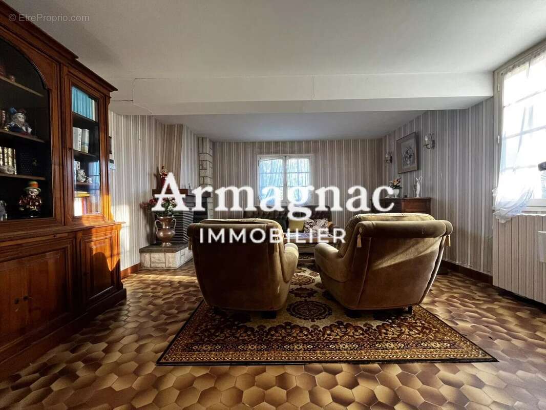 Maison à MONGUILHEM