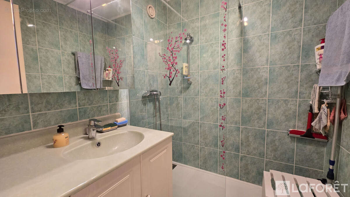 RARE À LA VENTE  , Appartement 3 pièces en plein coeur du Triangle d'Or de Saint-Raphaël, à 1 minute de la mer - photo 7