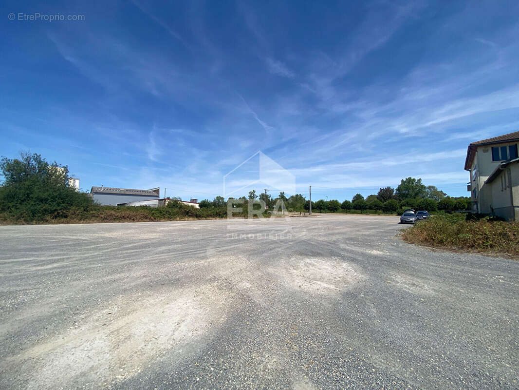 Local commercial 713m² à champigny - photo 10