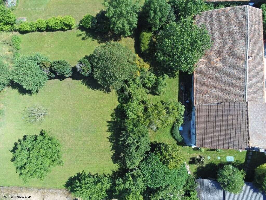 Maison à RUFFEC