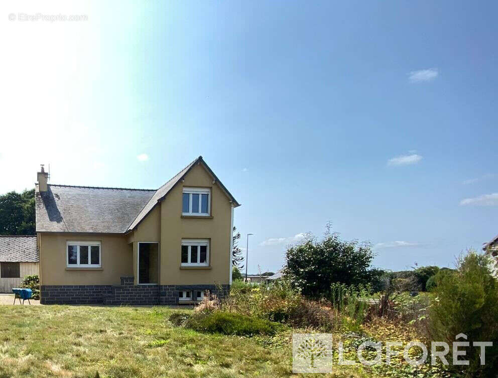 Maison à PLUSSULIEN