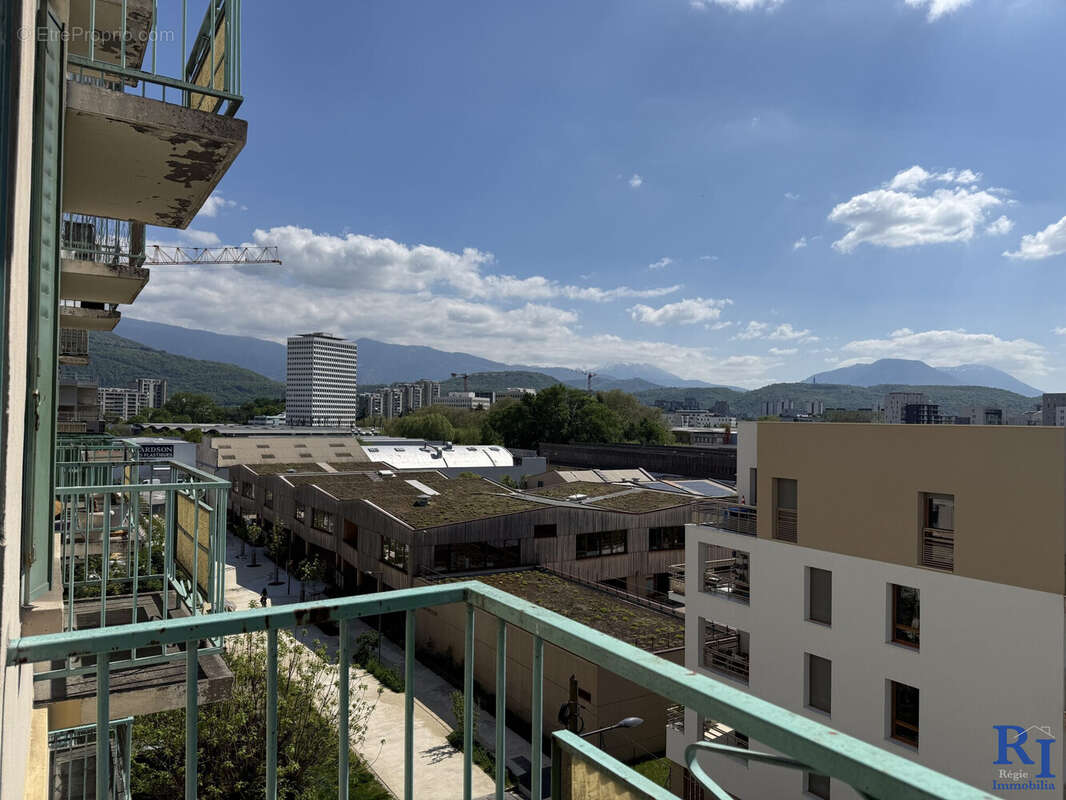 Jolie vue degagée depuis les deux balcons - Appartement à GRENOBLE
