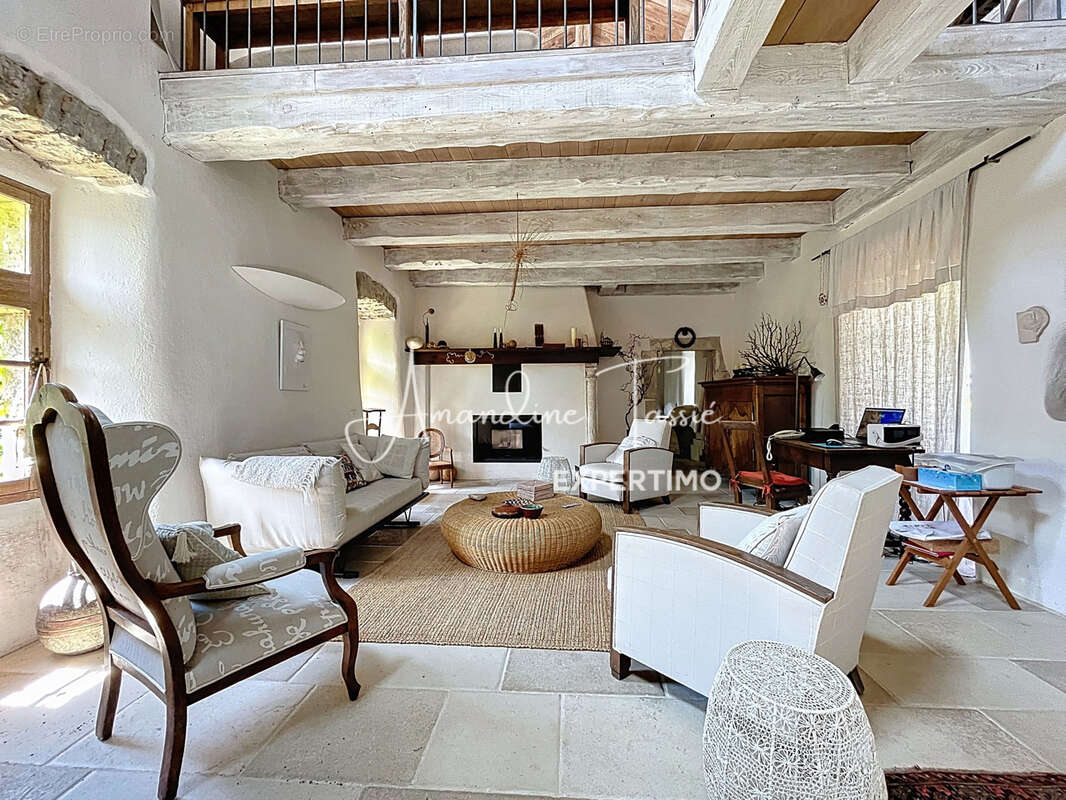 À vendre   Ancien prieuré du XIVe siècle entièrement rénové   Larzac, charme et autonomie - photo 7