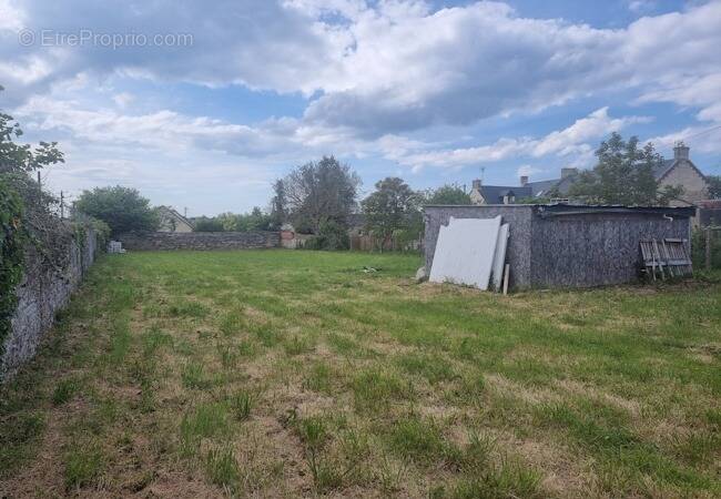 Terrain à LE MOLAY-LITTRY