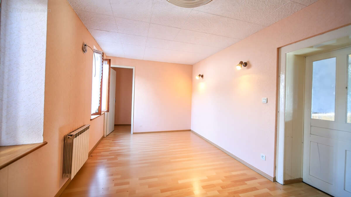 Maison 6 chambres + dependances - photo 2
