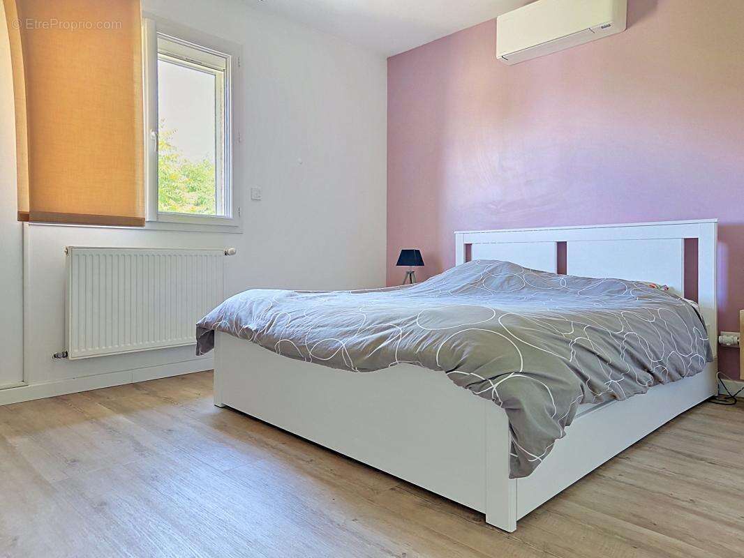 Maison à MEYZIEU