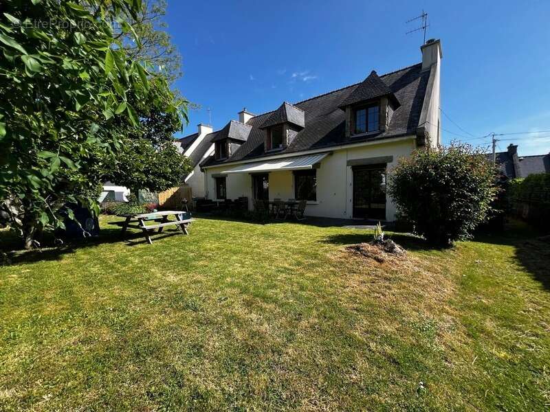 Maison à SAINT-AVE