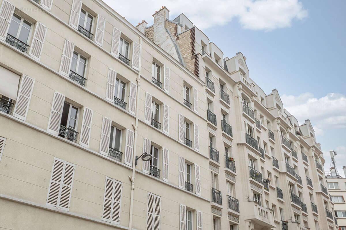 Appartement à PARIS-17E