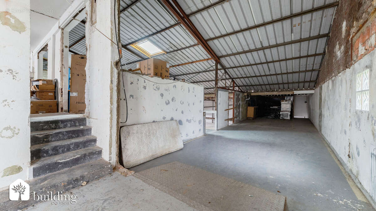 Commerce à COURBEVOIE