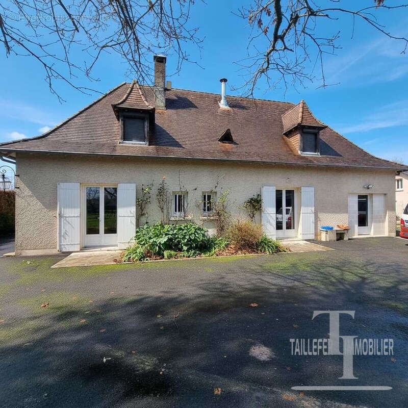 Maison à COULOUNIEIX-CHAMIERS