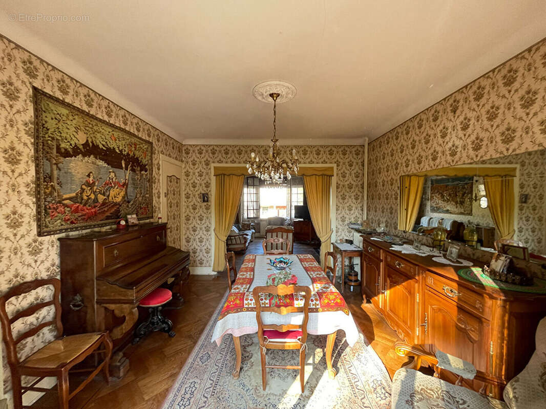 Maison à LONS-LE-SAUNIER