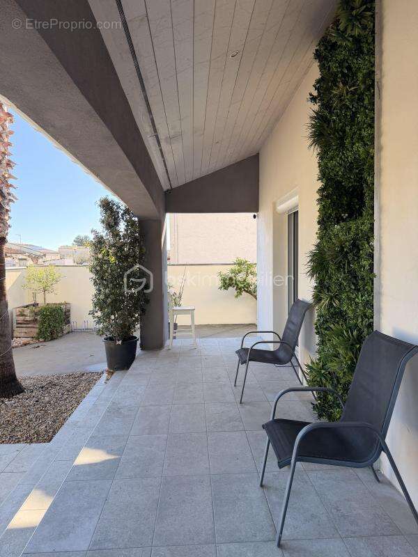 Maison à SAINT-LAURENT-D'AIGOUZE