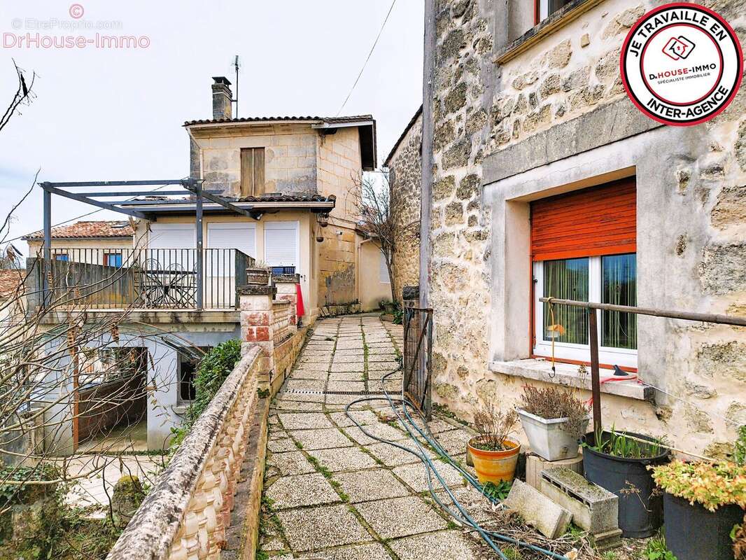 Maison à TAURIAC