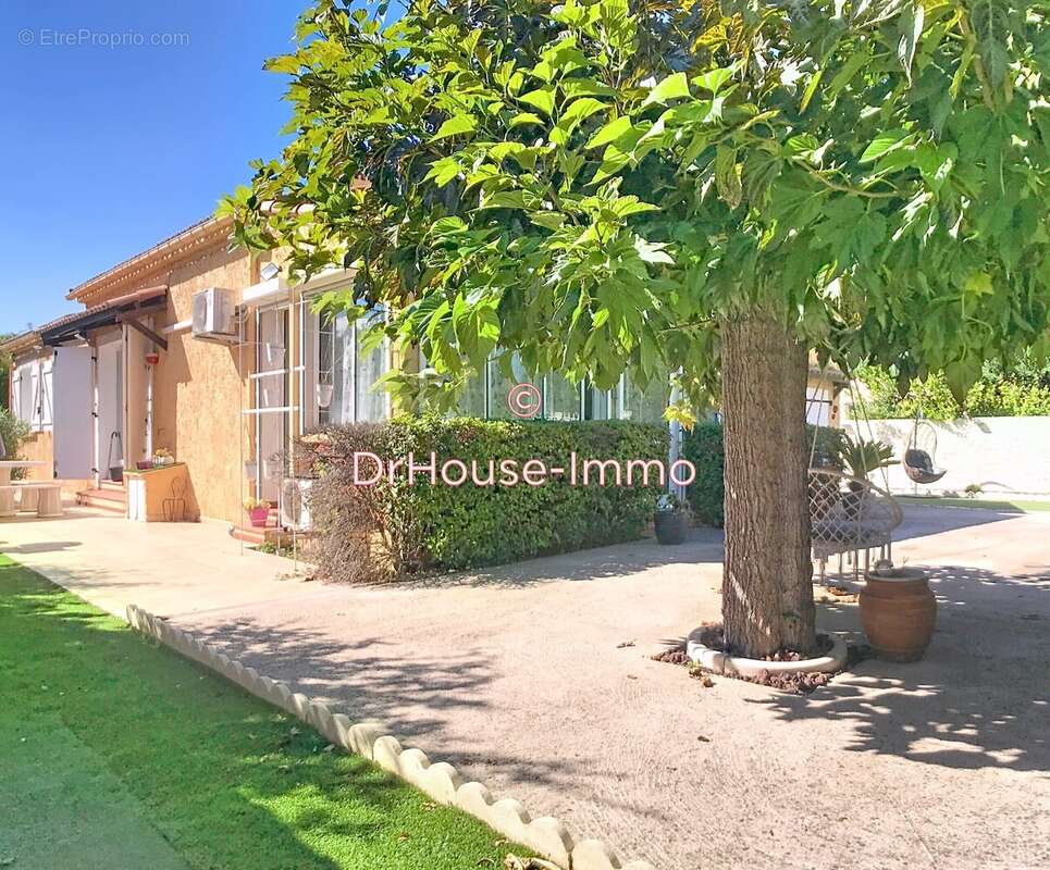 Maison à SAINT-VICTORET