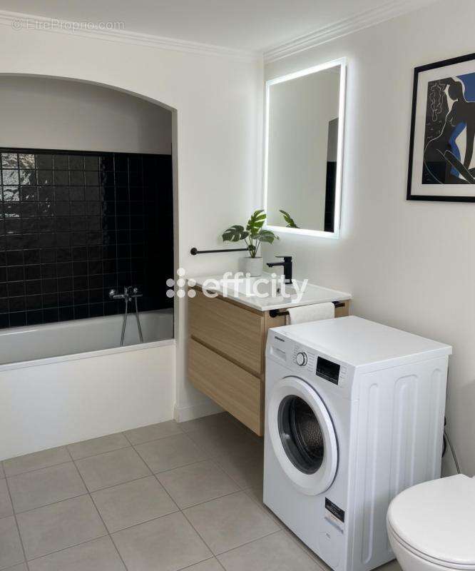 Appartement à GRIMAUD